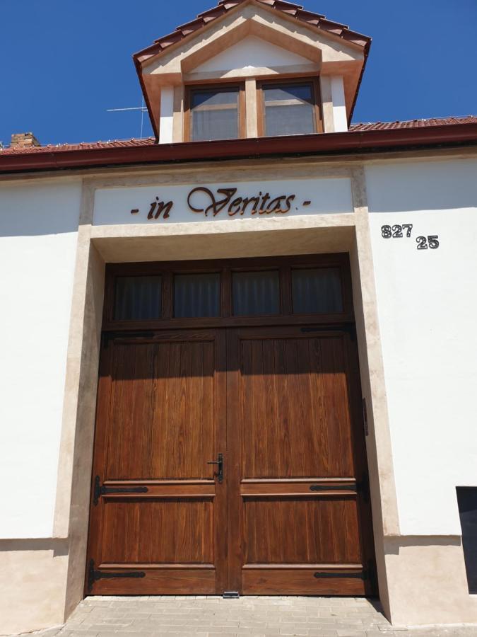 Apartmany In Veritas 米库洛夫 外观 照片