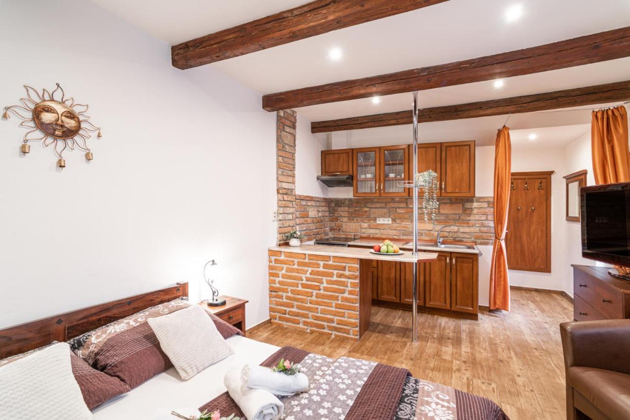 Apartmany In Veritas 米库洛夫 外观 照片